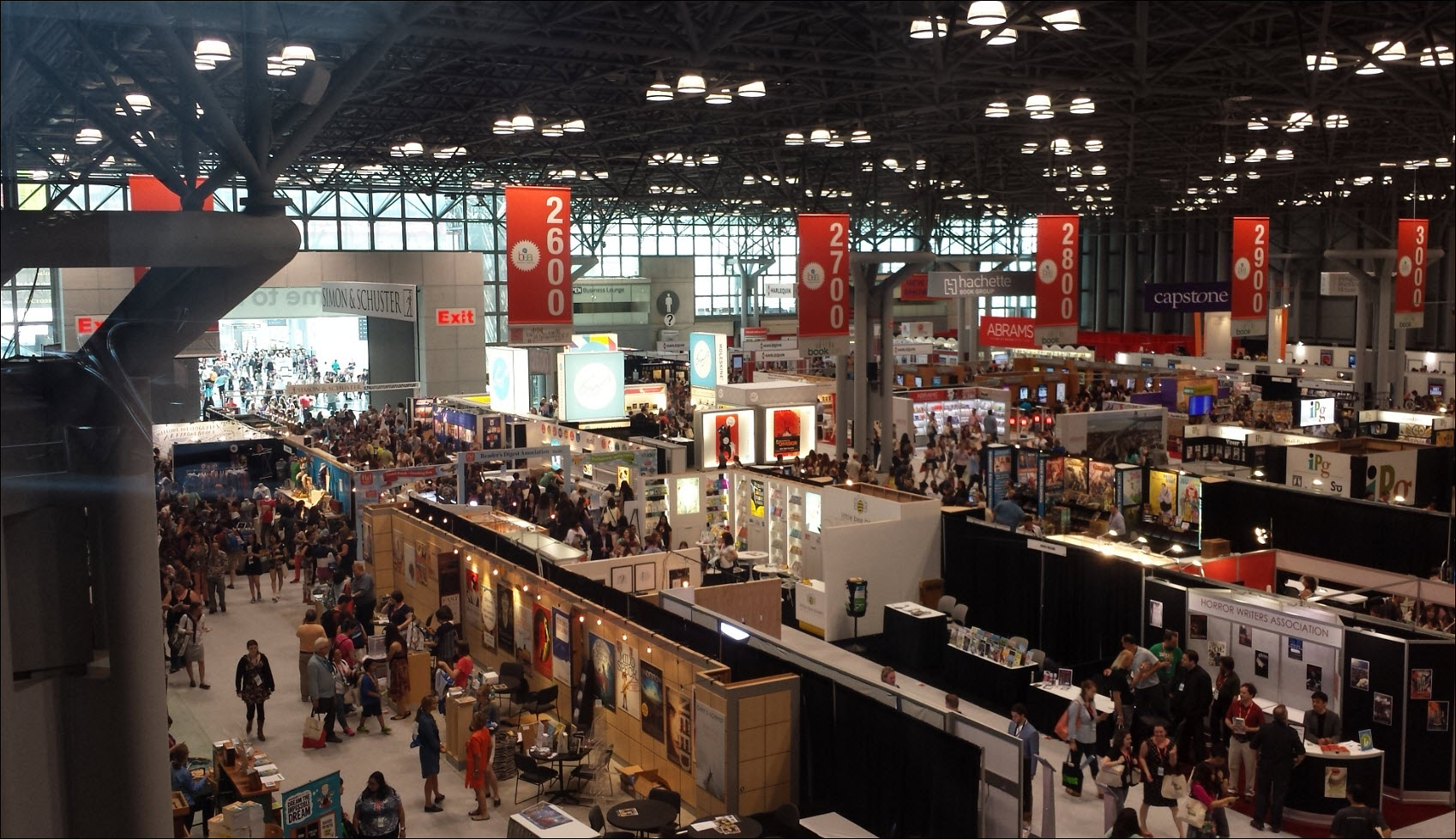 The southern end of the BookExpo America 2015 (BEA) exhibition hall at the Javits Center. Image: Porter Anderson