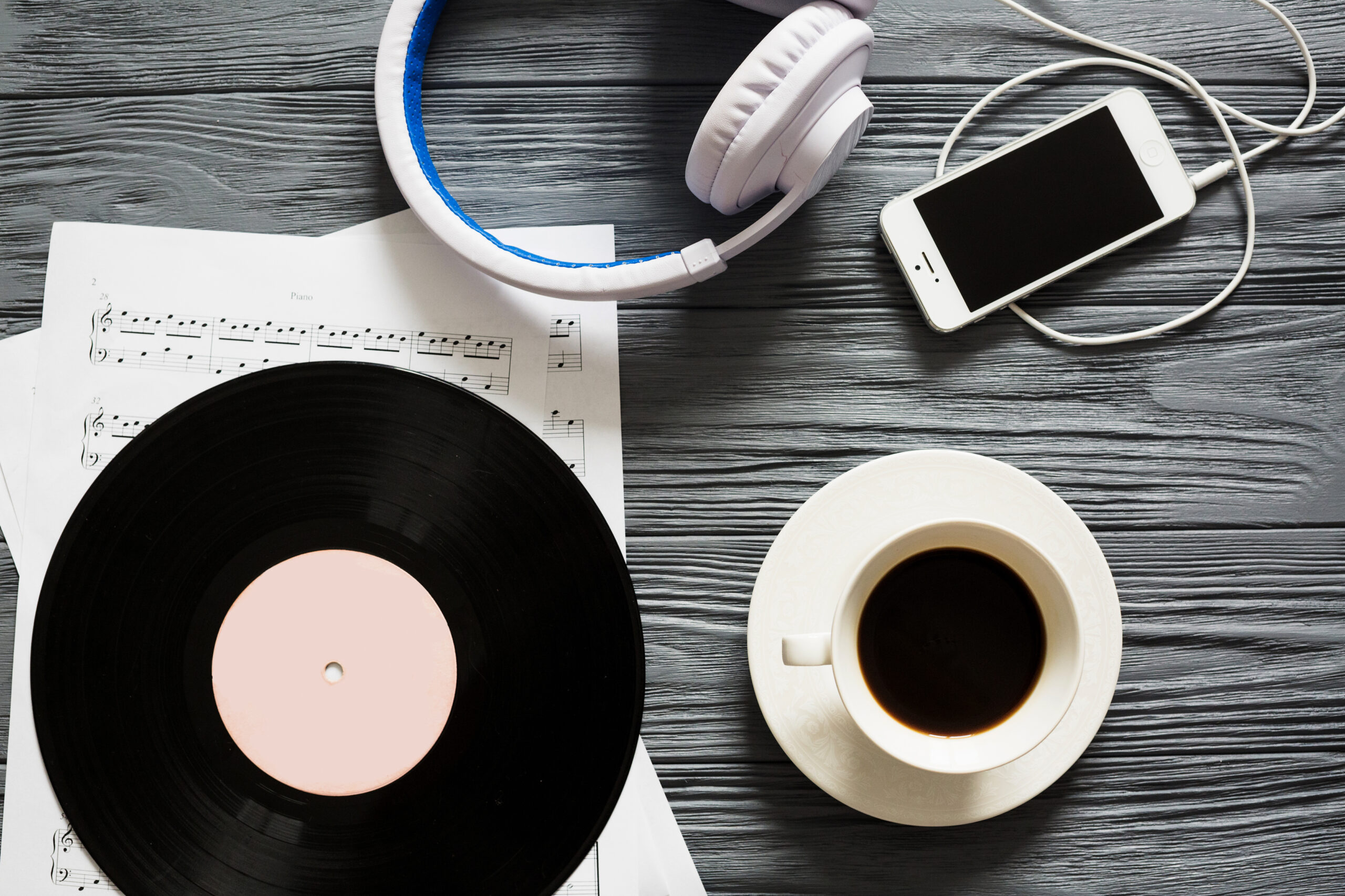 vinyl-coffee-cup-headphones
