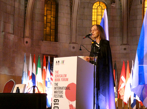 Joyce Carol Oates gives an acceptance speech at the opening of the Jerusalem International Book Forum on receiving the Jerusalem Prize on May 12. Image: Porter Anderson