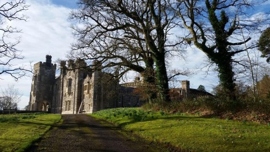 Crom castle 2 860