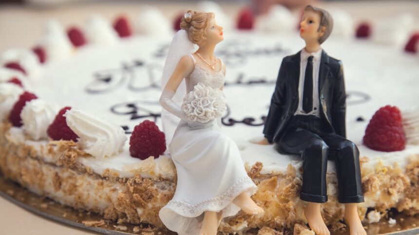 wedding-cake-407170_1920